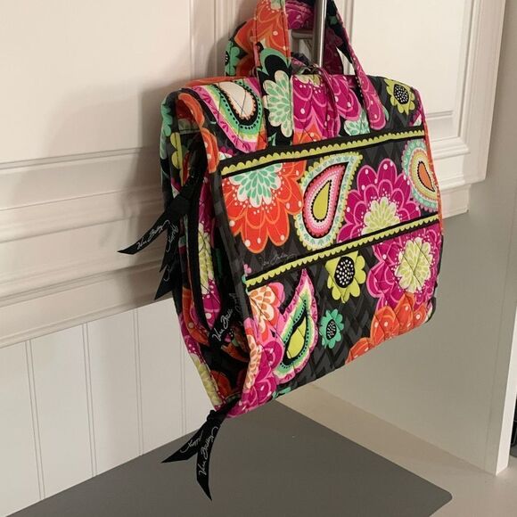VERA BRADLEY Hangup Toiletries Bag - Picture 2 of 7